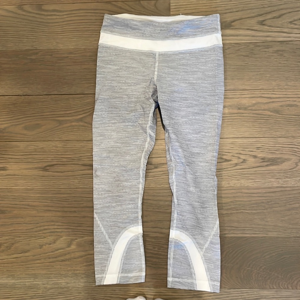 Lululemon Run: Inspire Crop II
Wee Are From Space White Combo / White